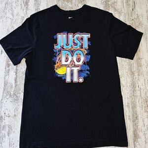 The Nike Tee Dri-Fit Mens Size Medium Short Sleeve Shirt JUST DO IT. Basketball